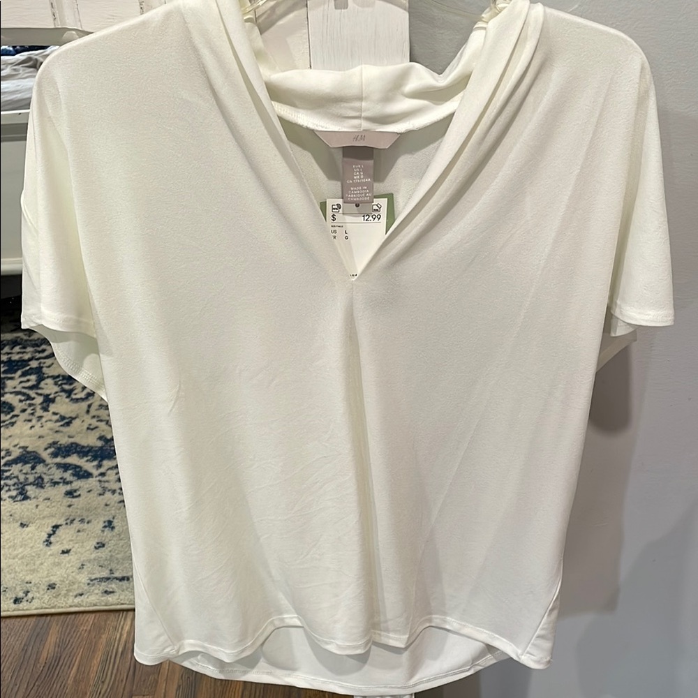H&M White Relaxed V-Neck Short Sleeve Tee